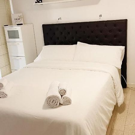 شقة Accogliente Loft A 8 Min Dal Duomo ميلان المظهر الخارجي الصورة